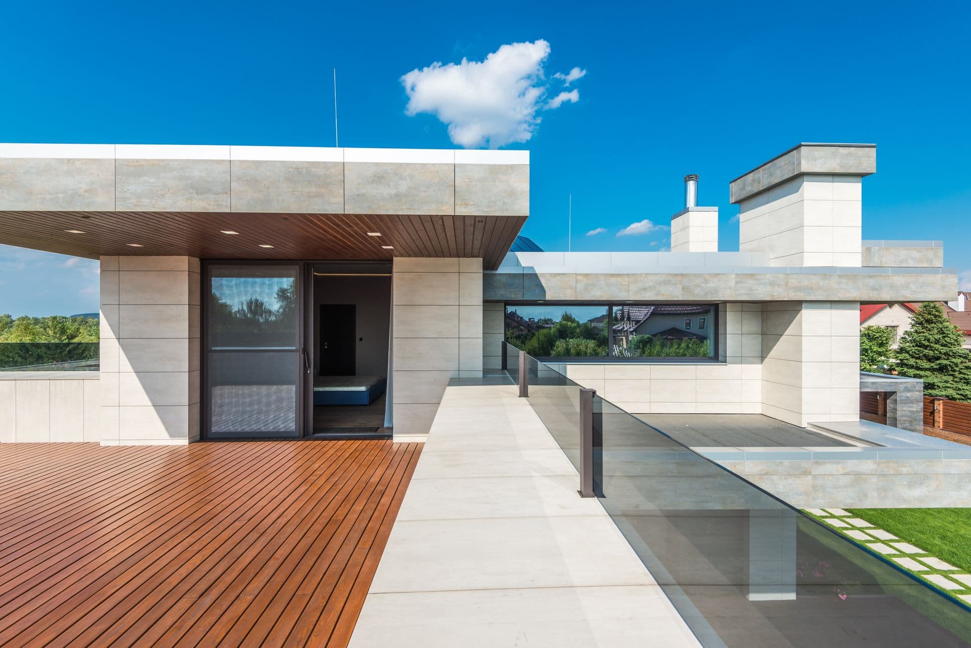 Deck de madeira e piso externo impermeabilizados e protegidos